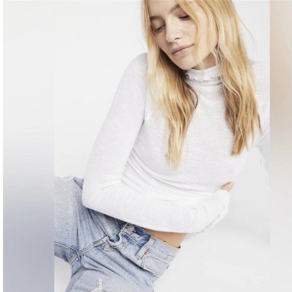 Intimately Free People Ruffle Hem Turtleneck White Size small